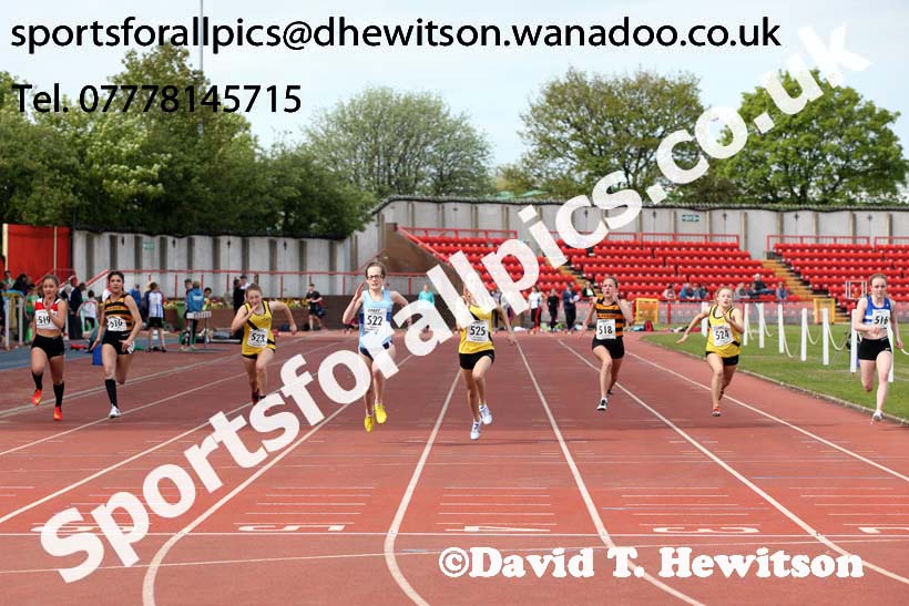 Womens under-17s 100 metres, North Eastern Track and Field Champs, Gateshead Stadium. Photo: David T. Hewitson/Sports for All Pics